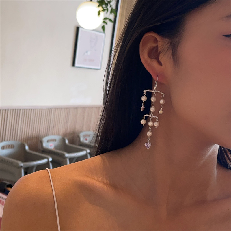 Elegant Long Pearl Tassel Earrings Luxury Sensation Unique Exaggerated Design Sweet Cool Style Women's Jewelry Accessories