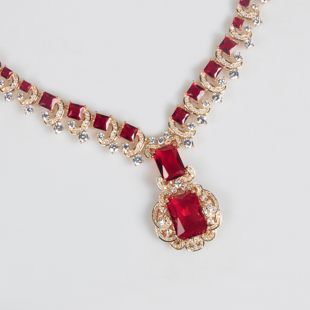 Retro Zircon Necklace Set  Jewelry High-End Niche Versatile Earrings Necklace Accessories