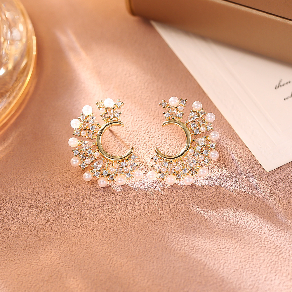 Elegant Micro Inlaid Zircon Silver Needle Hoop Earrings French Retro Vacuum Electroplated Platinum Plated Small Bead Half Moon Earrings Luxurious Women's Jewelry Accessories