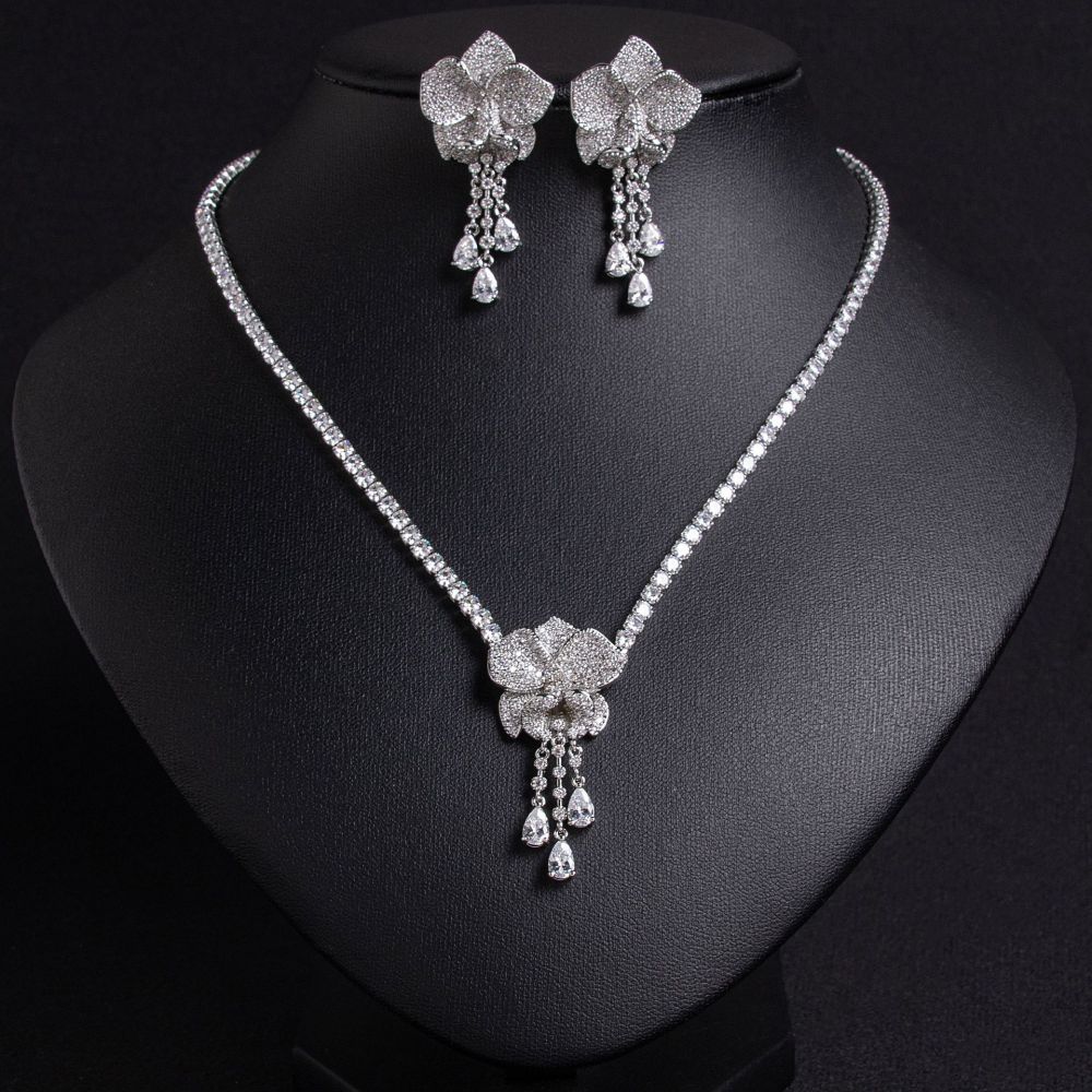 Elegant White Zircon Flower Earrings Necklace Set Bridal Jewelry Fashionable Luxury Copper Accessories For Women