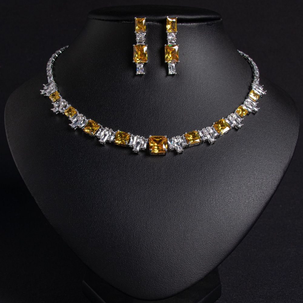 Luxurious Ice Flower Cut Zirconia Necklace Set Wedding Dress Accessories Evening Dinner Party Jewelry Earrings Geometric Pattern