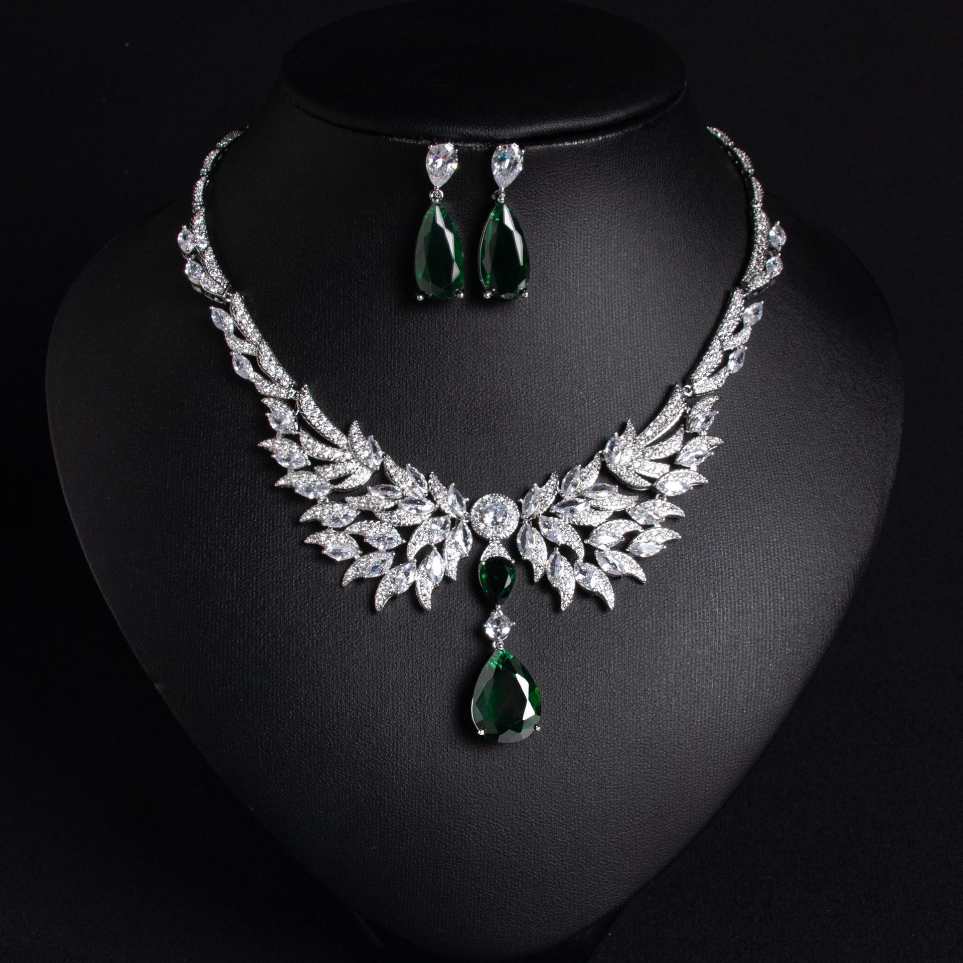 Zircon Jewelry Set Embedded Waterdrop Emerald Gem Necklace Earrings Oxidized Zirconia Ethnic Style Women's Fashion Accessories