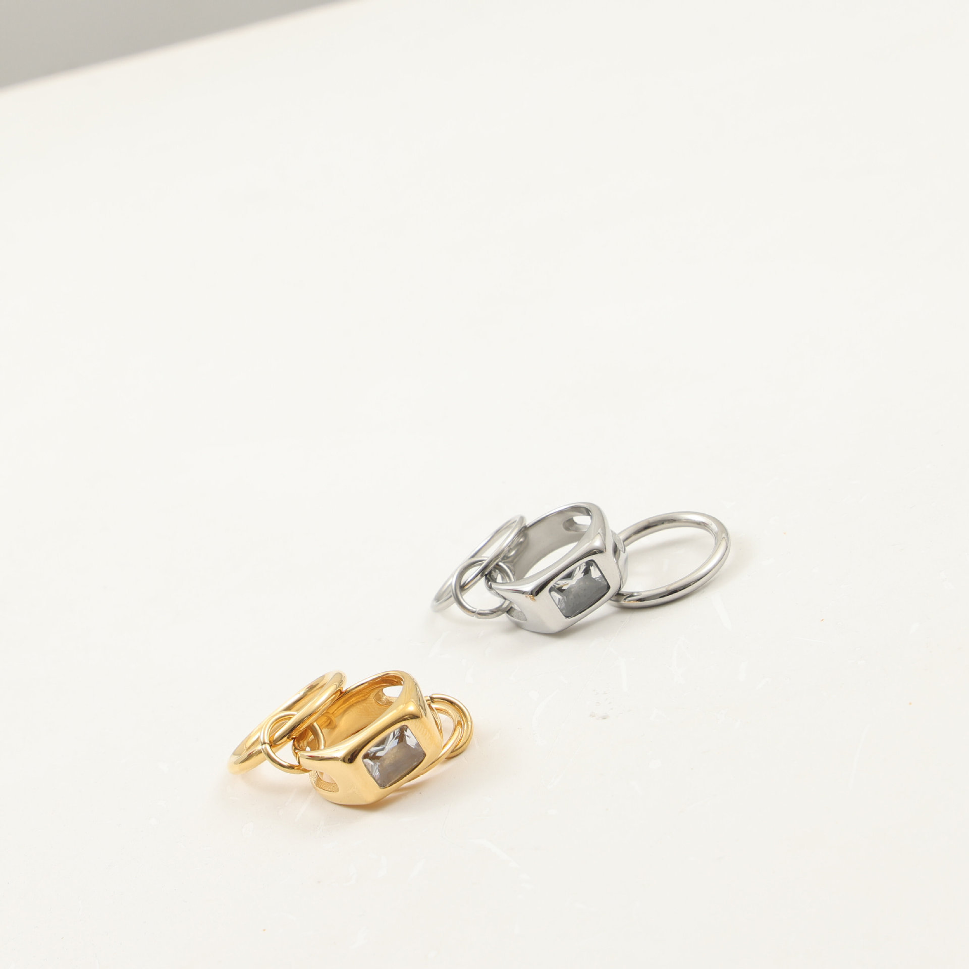 Vacuum Electroplating (In Furnace) Plated 18K Real Gold Geometric Three Rings Interlocking Cubic Zirconia 304 Stainless Steel Ring
