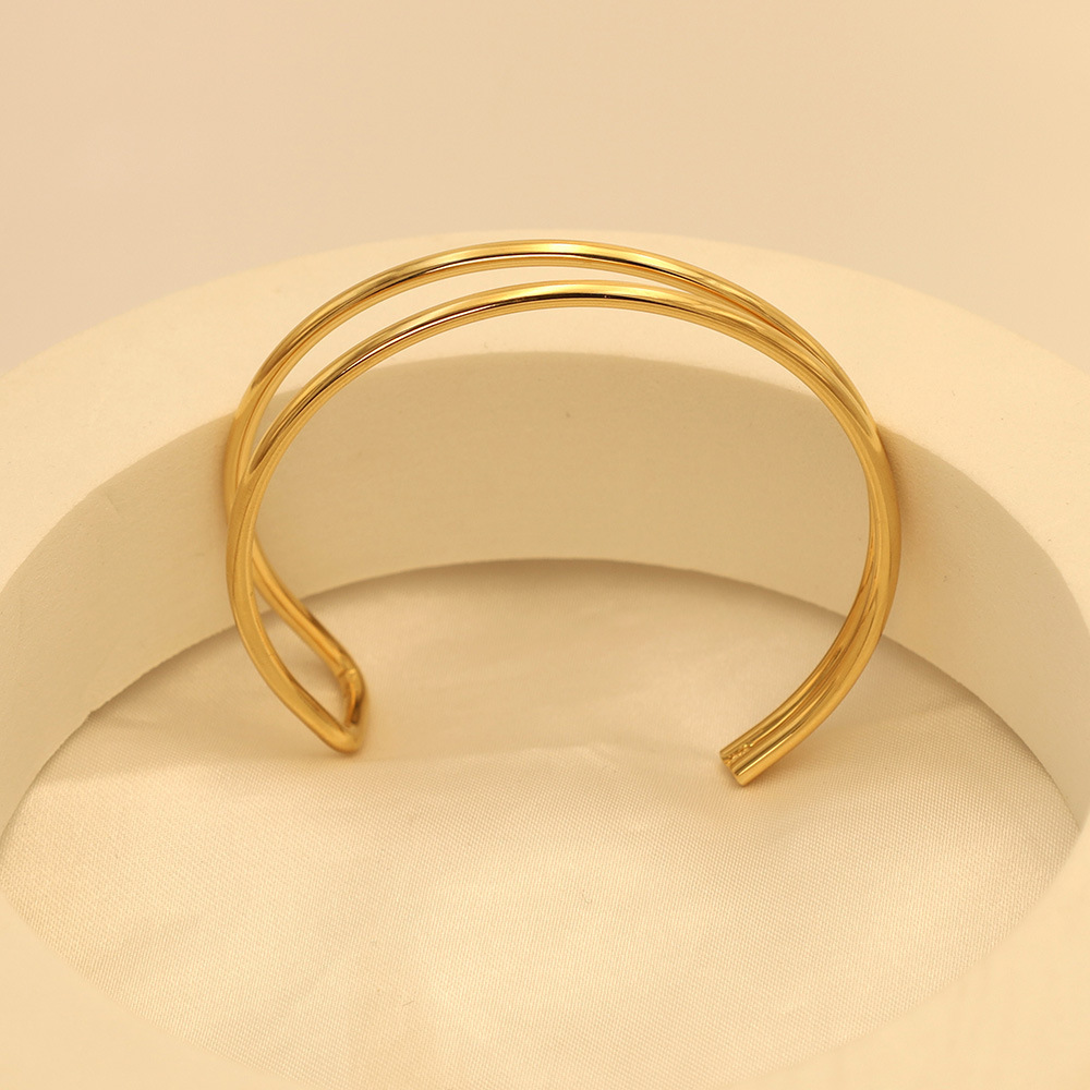 Real Gold Plated Solid Color 304 Stainless Steel Elegant Lady Waterproof Non Tarnish Titanium Steel Bangle