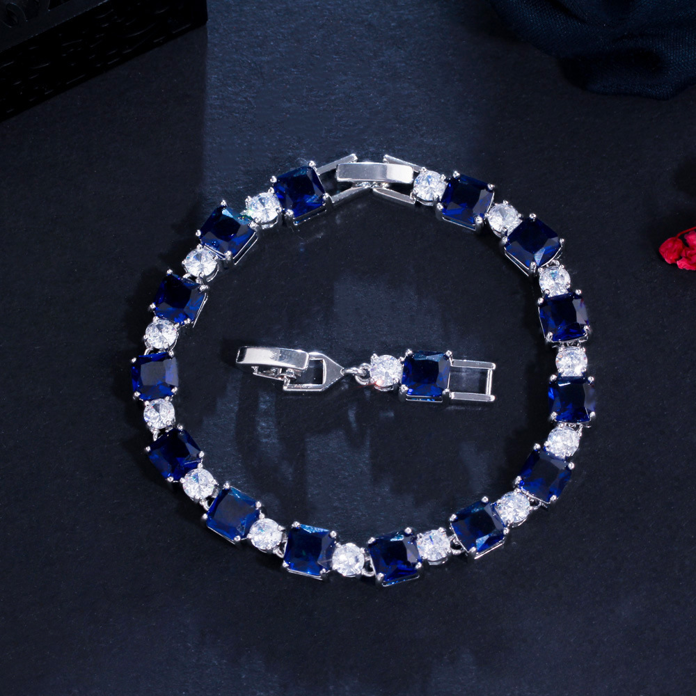 Wholesale Basic Modern Style Classic Style Geometric Brass Inlay Gold Plated Rhinestones Zircon Bracelets