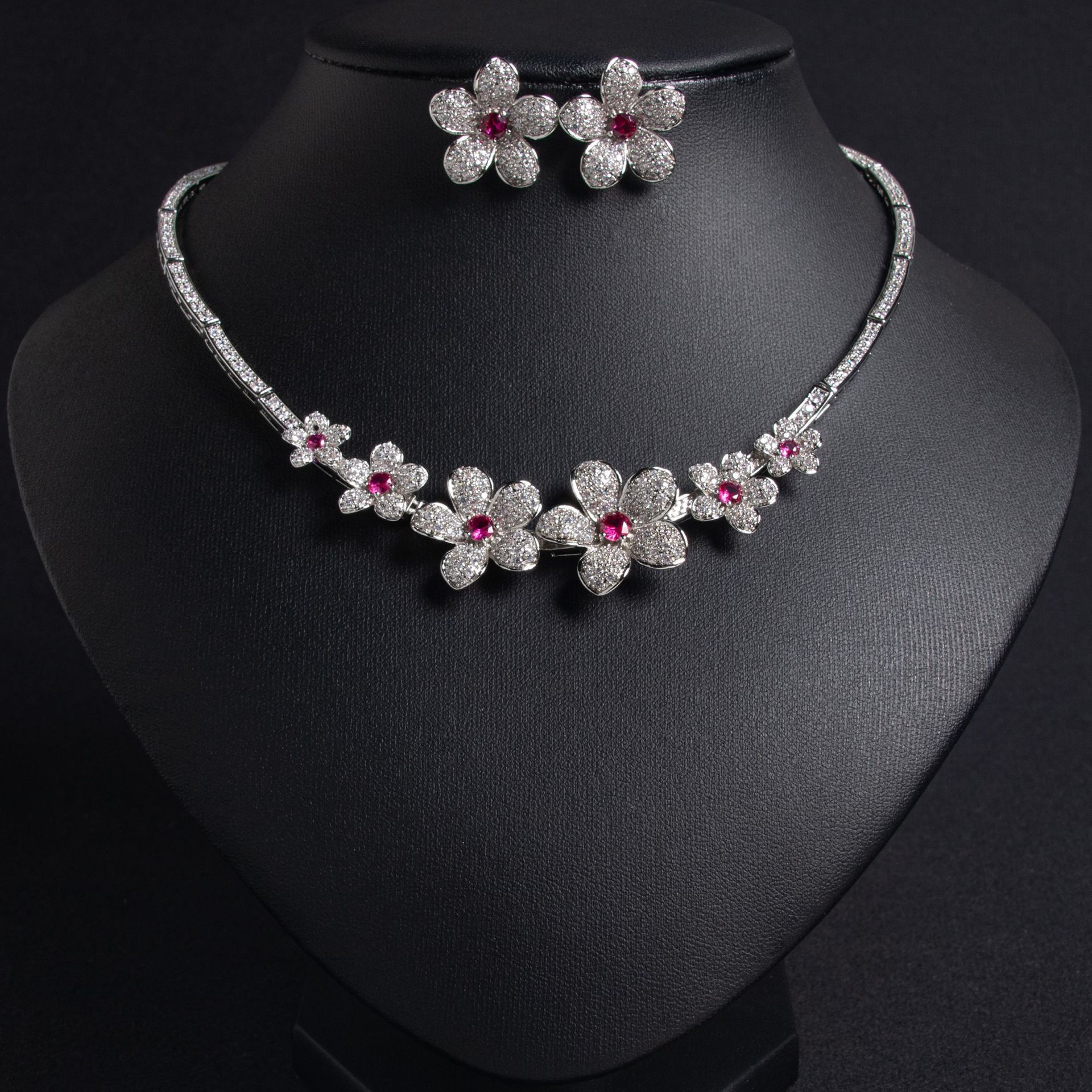 Fashionable Luxury Zircon Flower Wedding Dress Accessories Bridal Necklace Set Earrings And Necklace Jewelry For Brides