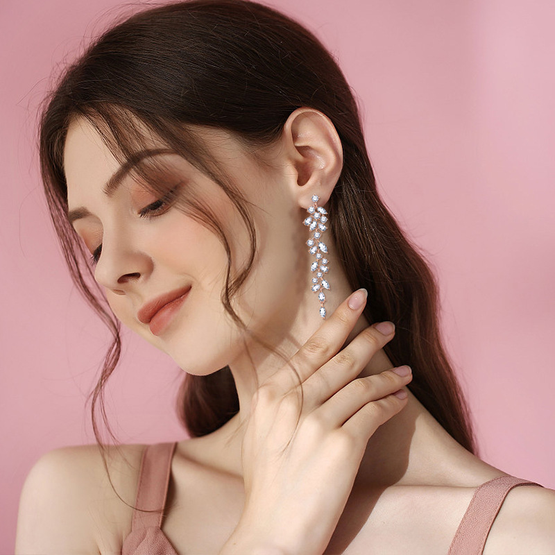 Classic Petal Waterdrop 3A Zirconia Earrings New Fashion Simple Long Tassel Bridal Ear Jewelry Geometric Pattern Copper
