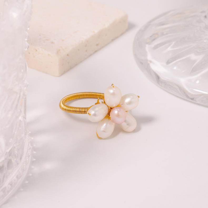 Simple Style Classic Style Flower Freshwater Pearl Copper Plating Inlay Pearl 18k Gold Plated Rings
