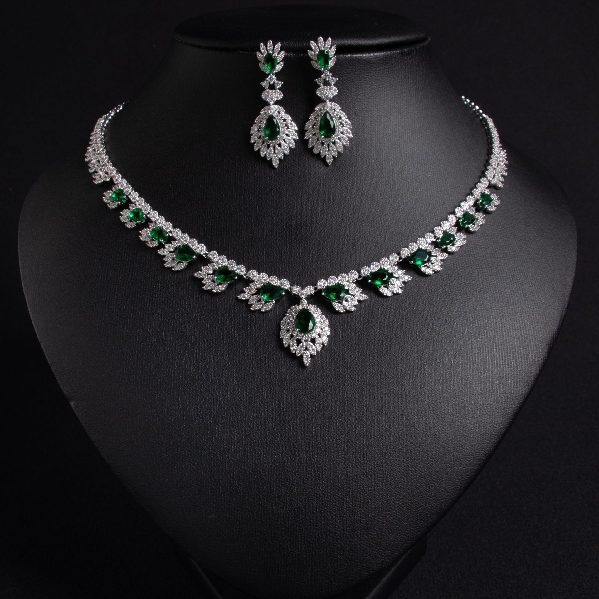 Elegant Floral Zircon Necklace And Earring Set For Women Simple High-End Luxury Jewelry Accessories Trendy Copper Material