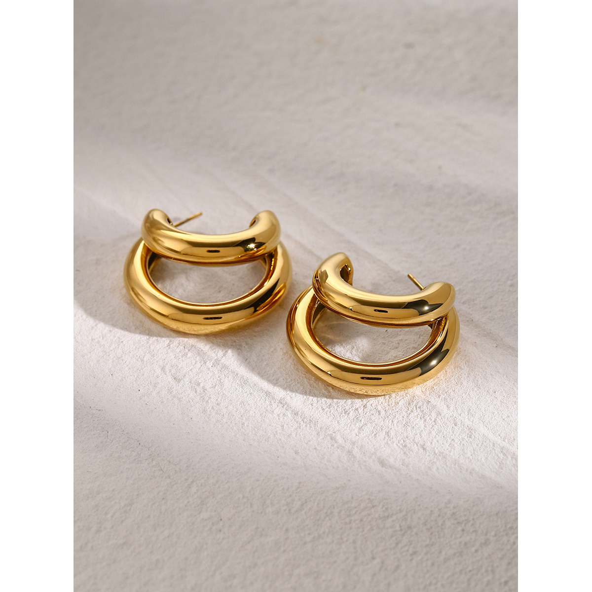304 Stainless Steel Solid Color PVD Coated 18K Gold Plated Simple Style Classic Style Plating Gold Ear Studs