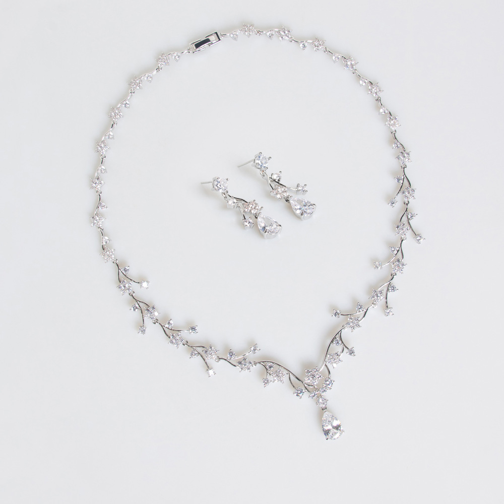 Sweet Floral Zircon Short Necklace Jewelry Set With Earrings Full Of Stars Lockbone Chain Elegant Women's Copper Accessories