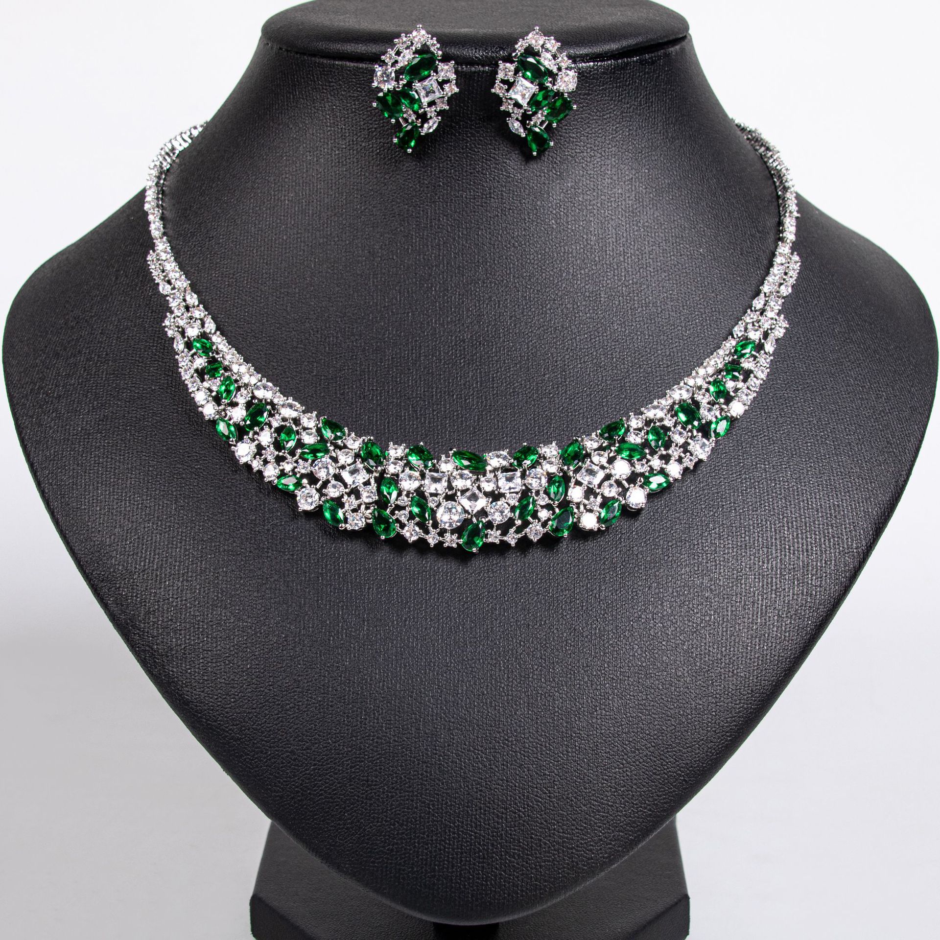 Luxurious Simple Glowing Zircon Wedding Jewelry Set Necklace Earrings  Style Original Design For Women