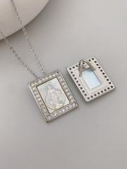 E Necklace-White