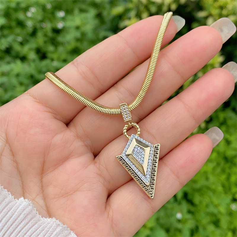 Wholesale Jewelry Simple Style Classic Style Geometric Copper Zircon 18K Gold Plated Inlay Snake Chain Pendant Necklace