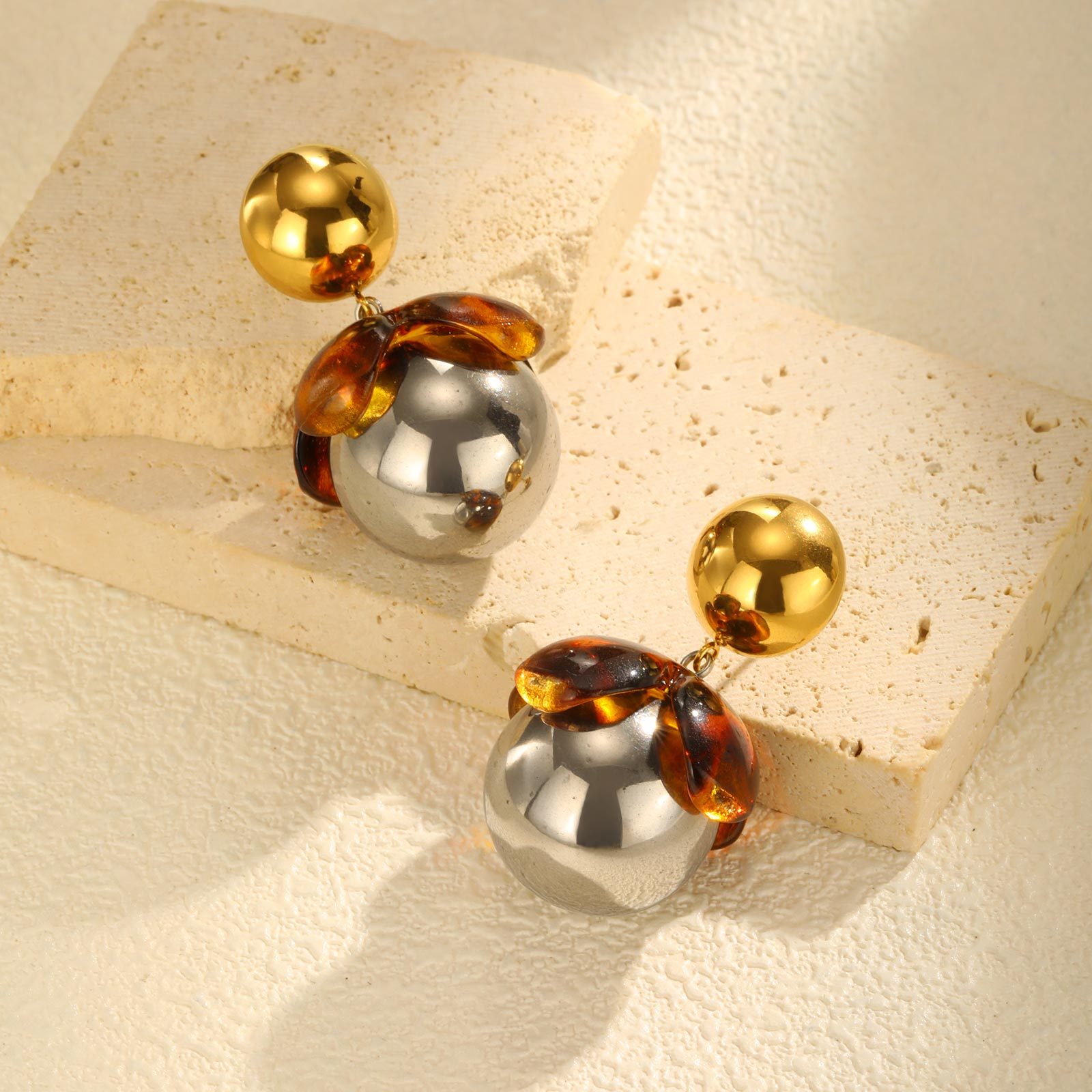 1 Pair Elegant Classical Romantic Ball 201 Stainless Steel Drop Earrings