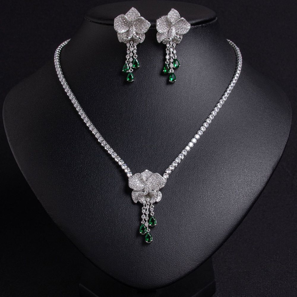 Elegant White Zircon Flower Earrings Necklace Set Bridal Jewelry Fashionable Luxury Copper Accessories For Women