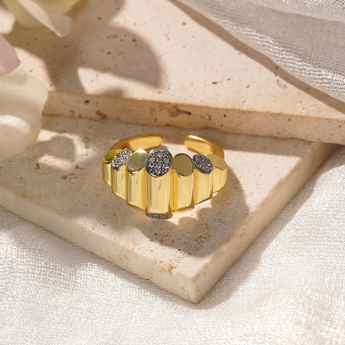 Electroplated (Including Color Retention Layer) Geometric Pattern Copper Elegant Hollow Metal Ring Fashionable Simple Luxurious Stackable Finger Accessories Unisex