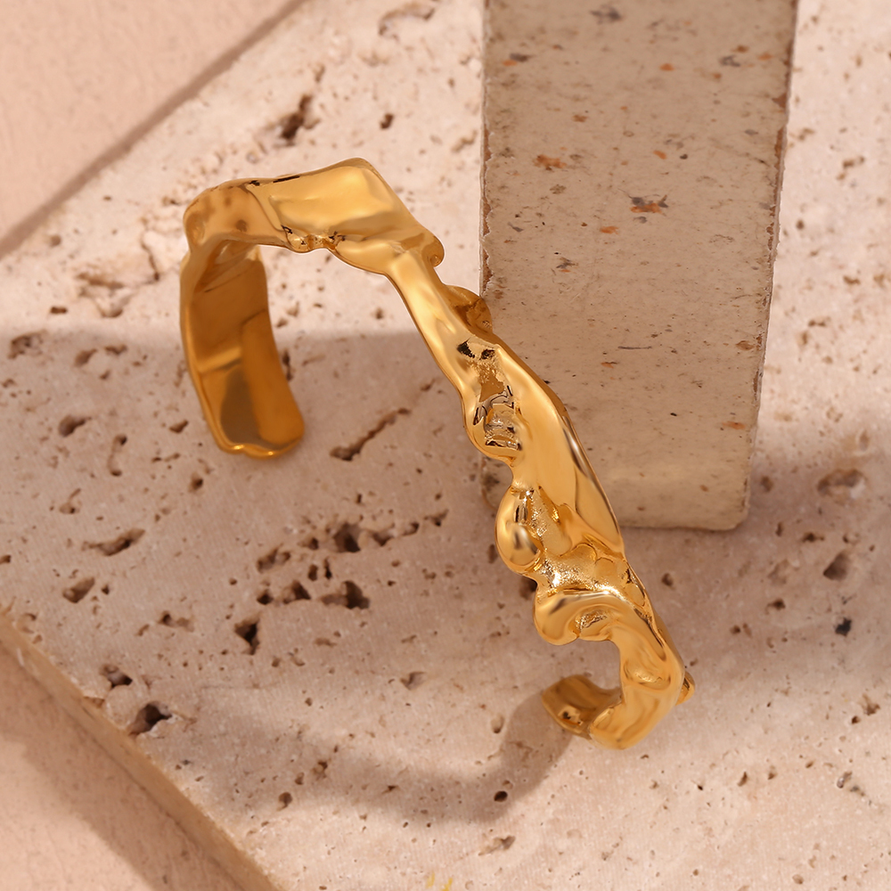 PVD Coated Real Gold Plated 18K Irregular Waves 304 Stainless Steel Basic Simple Style Classic Waterproof Non Tarnish Bangle