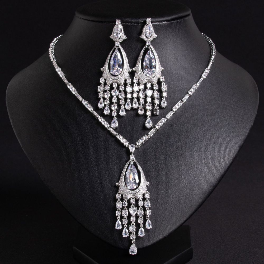 New Water Drop Tassel Necklace Earrings Set Inlaid Zircon High-End Luxury Dress Accessories Jewelry For Women