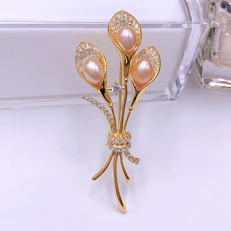 Elegant Luxurious Flower Brass Plating Inlay Pearl Zircon Women's Brooches 1 Piece