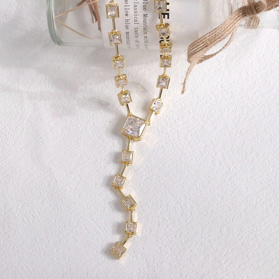 Elegant Long Y-Shaped Tassel Shiny Zirconia Necklace For Women Luxury Personality Jewelry Accessories Glowing Round Square Pendant