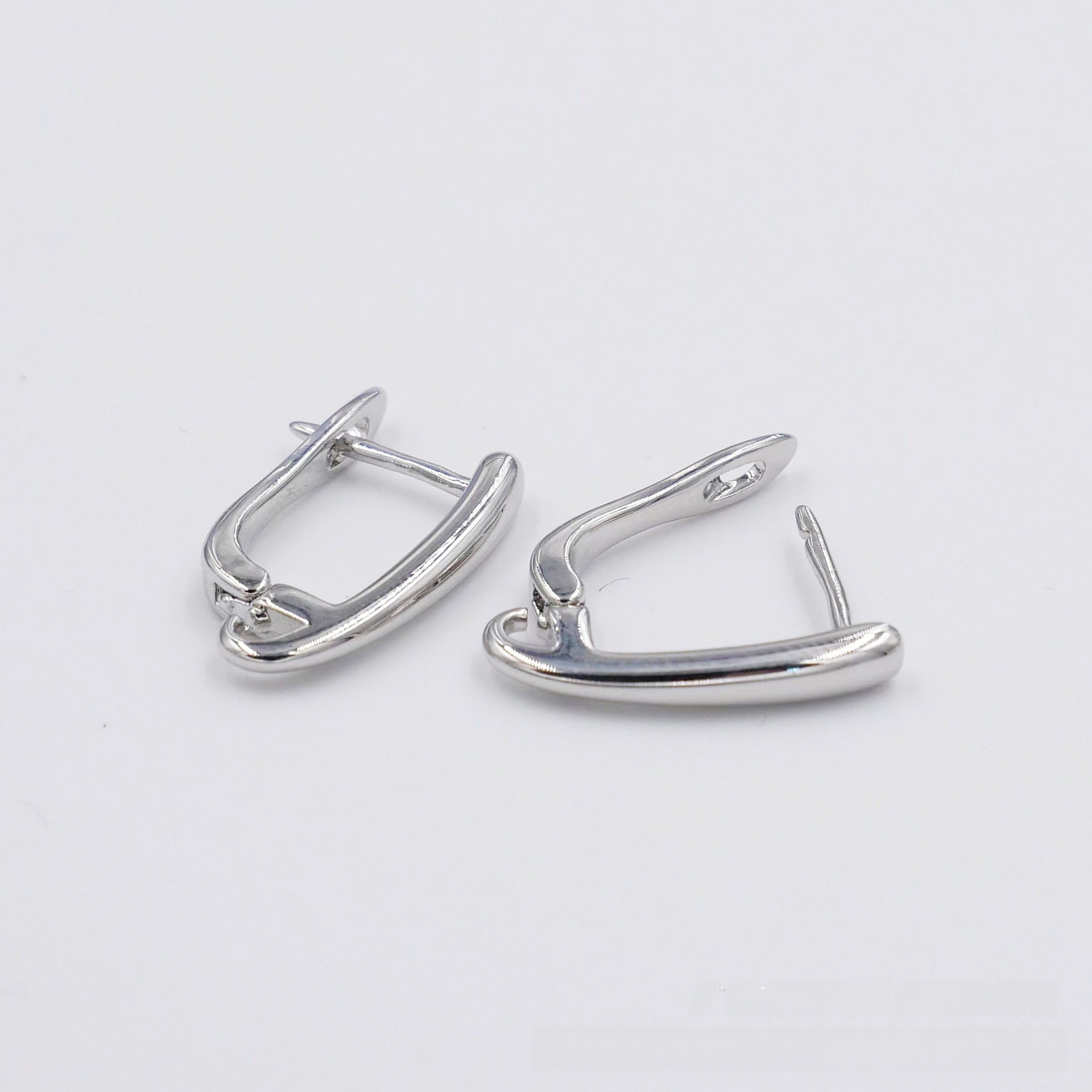 18K Gold Plated Copper Earrings U-shaped Smooth Surface Women Accessories Ear Jewelry With Water Drop Round Basic Earrings