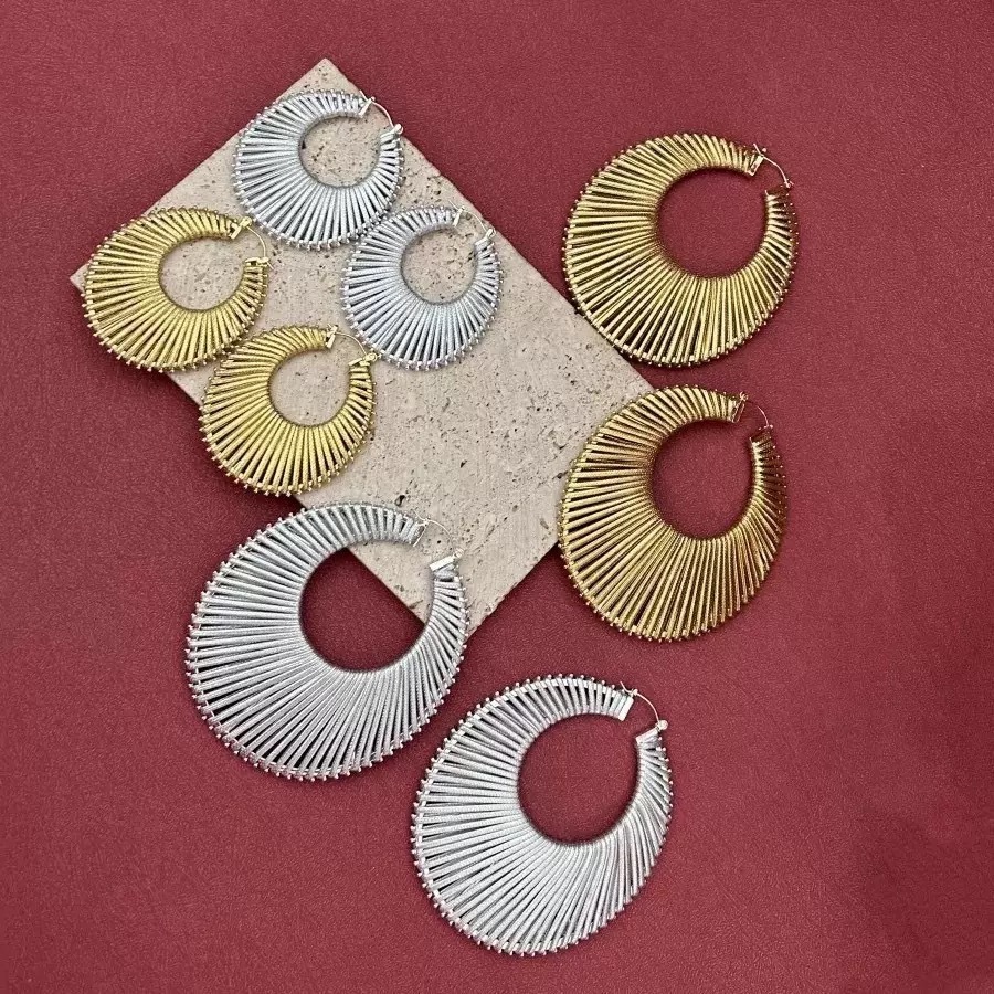 Handcrafted Spiral Earrings Women's Simple Fashionable Vintage Geometric Pattern Round Design Plated Copper Jewelry Accessories