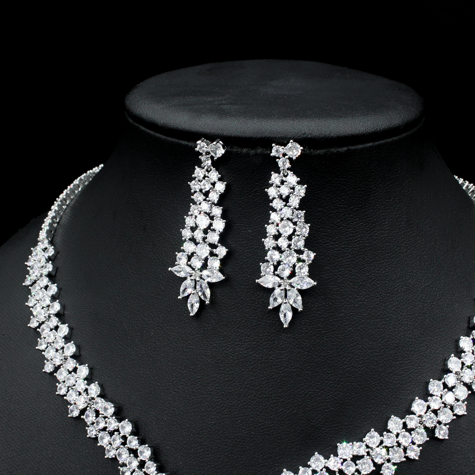 Bohemian Style Floral Zircon Necklace And Earring Set Long Pendant Glitzy Elegant Sweet Personalized Copper Jewelry For Women