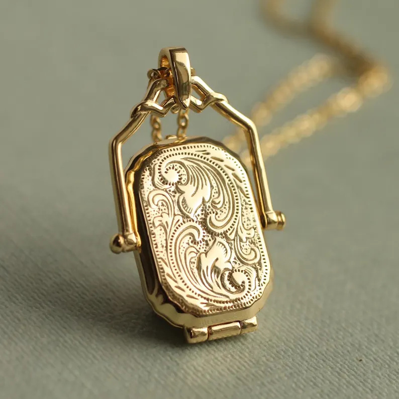 Retro Personalized Wave Couple Photo Necklace Wave Open And Close Accessories Copper Plated Real Gold Electroplated Gift For Women