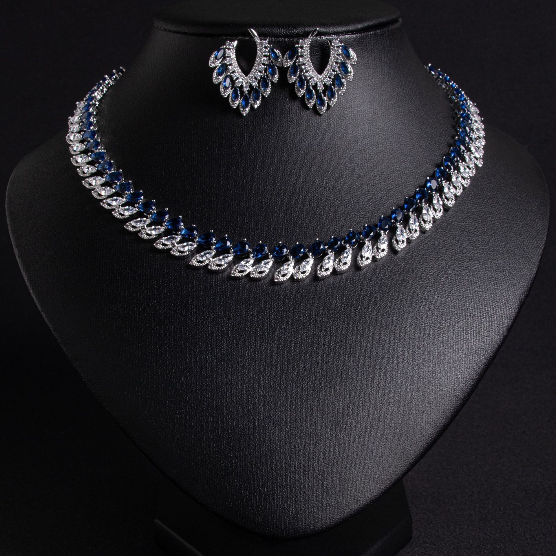 Simple Fashionable Women's Necklace Set Copper Embedded Zirconia Bride Jewelry Leaf Pattern Earrings And Necklace