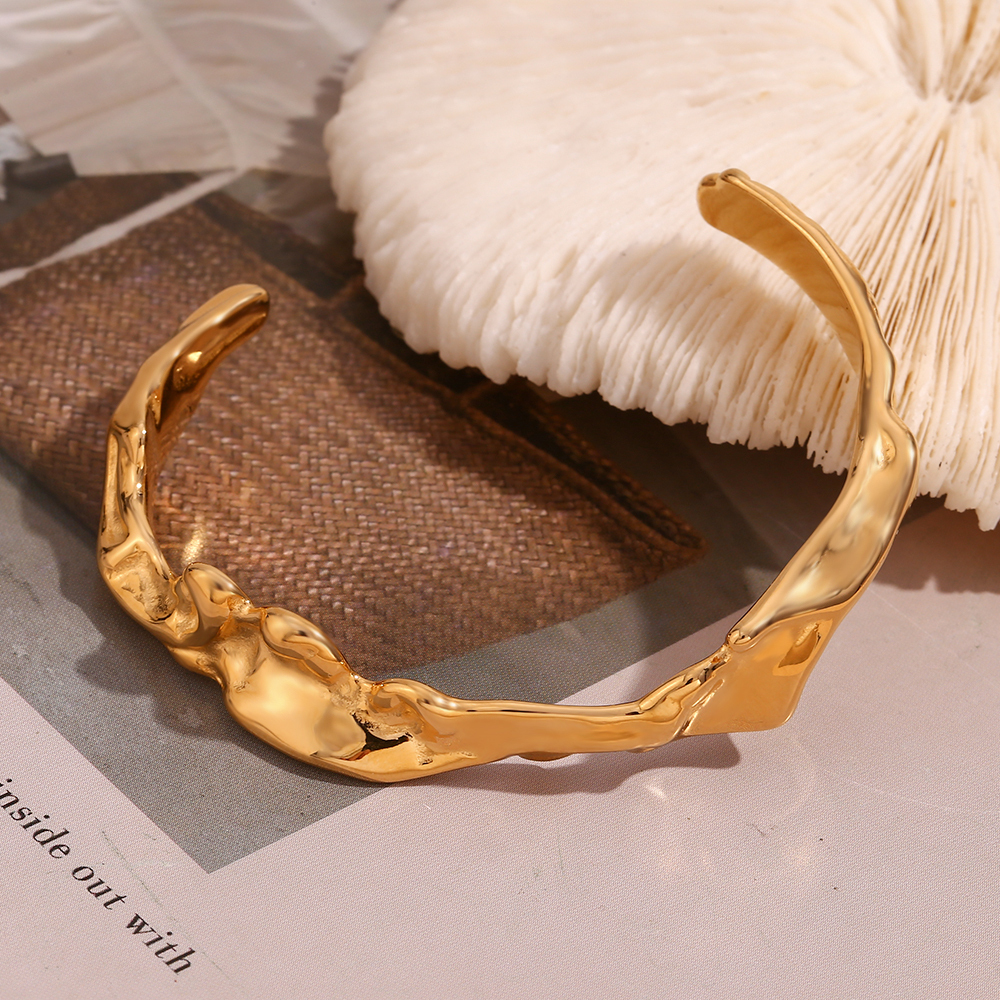 PVD Coated Real Gold Plated 18K Irregular Waves 304 Stainless Steel Basic Simple Style Classic Waterproof Non Tarnish Bangle