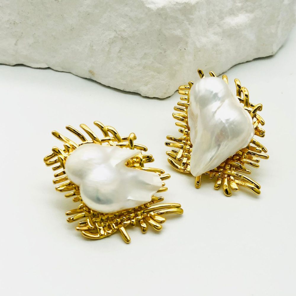 Fashionable Baroque Pearl Stud Earrings Natural Freshwater Women's Elegant Classic Versatile Design Geometric Pattern Jewelry