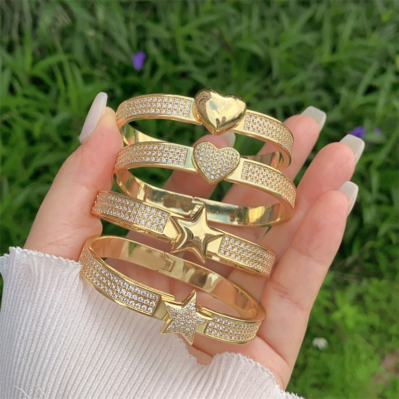 Wholesale Jewelry Vintage Style Classic Style Heart Shape Copper 18K Gold Plated Bangle