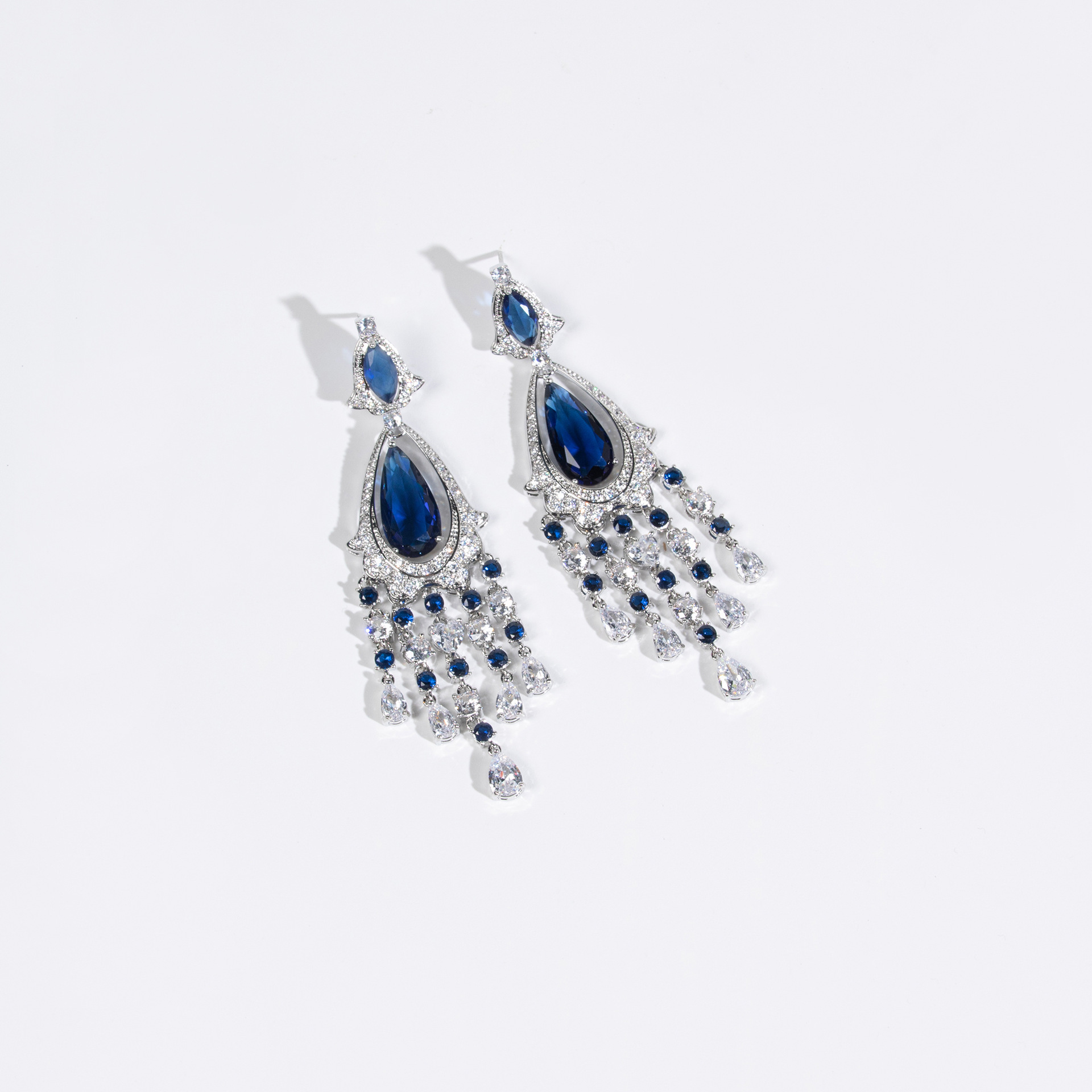 New Water Drop Tassel Necklace Earrings Set Inlaid Zircon High-End Luxury Dress Accessories Jewelry For Women