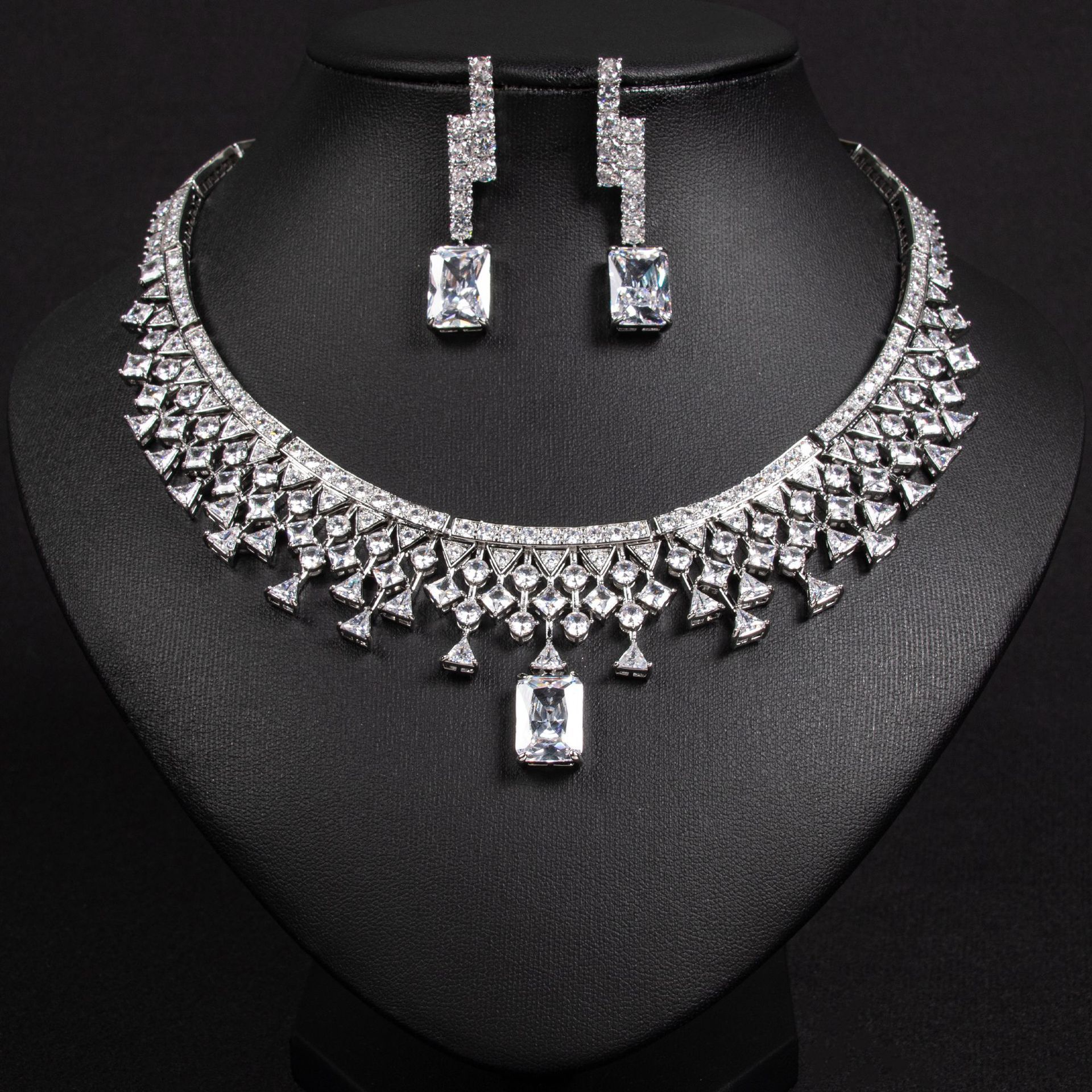 Elegant Zircon Necklace Earring Set Bridal Gown Accessories High-End Jewelry Women's Stylish Floral Pattern Retro Craftsmanship