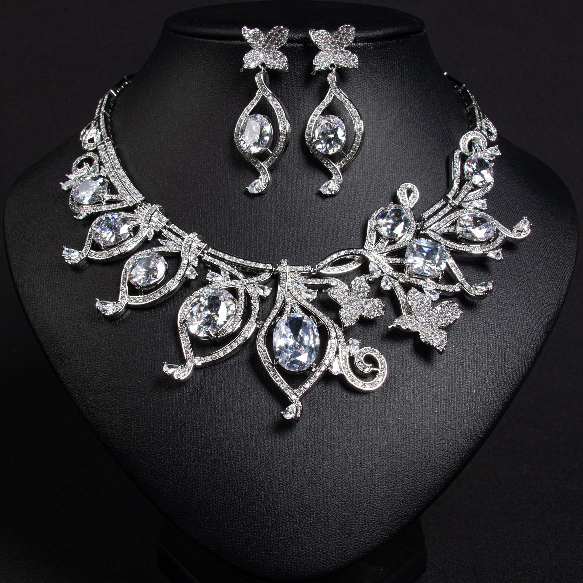 Italian Court Vintage Iris Flower Large Gemstone Petal Necklace Luxury Wedding Dress Accessory Jewelry Set For Women