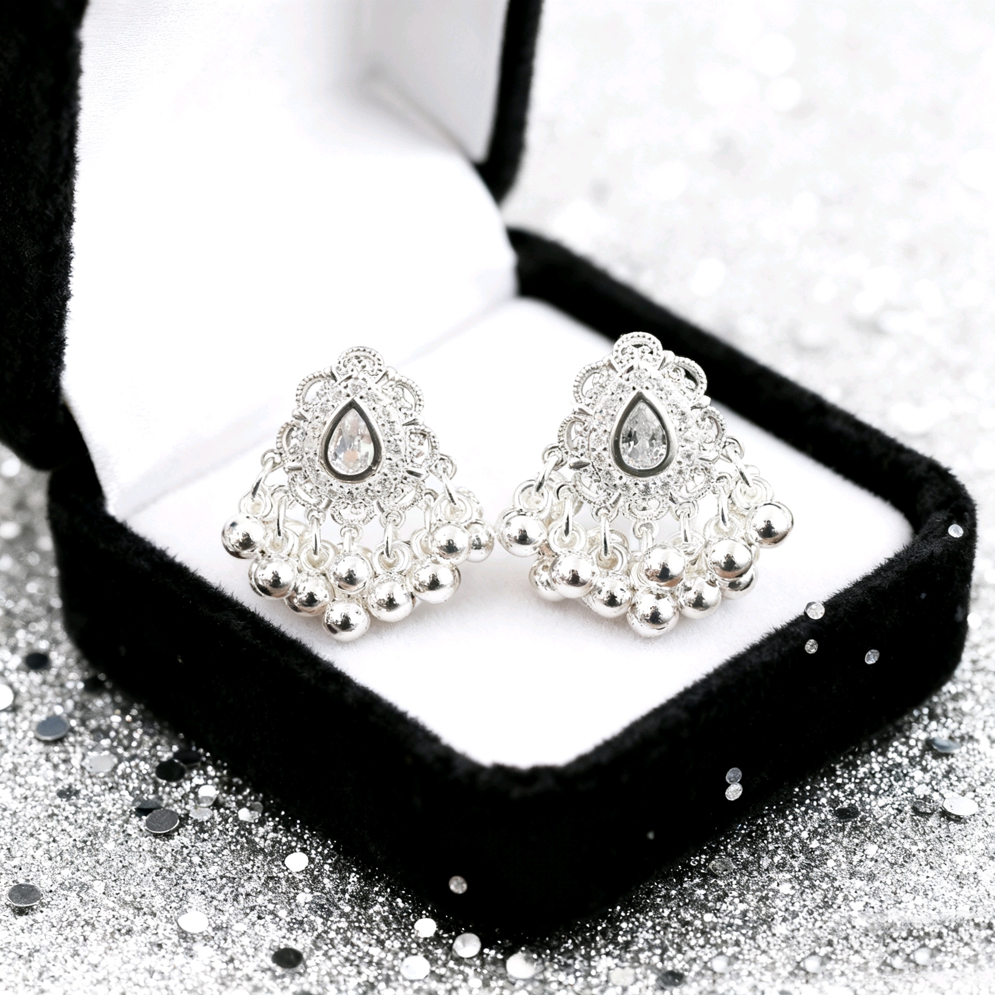 Bohemian Style Copper Plated Thick Silver Fashion Tassel Silver Full Diamond Metal Small Ball Earrings High-end Lace Edge Drop Earrings