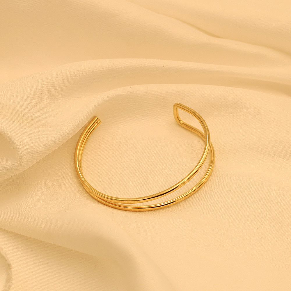 Real Gold Plated Solid Color 304 Stainless Steel Elegant Lady Waterproof Non Tarnish Titanium Steel Bangle