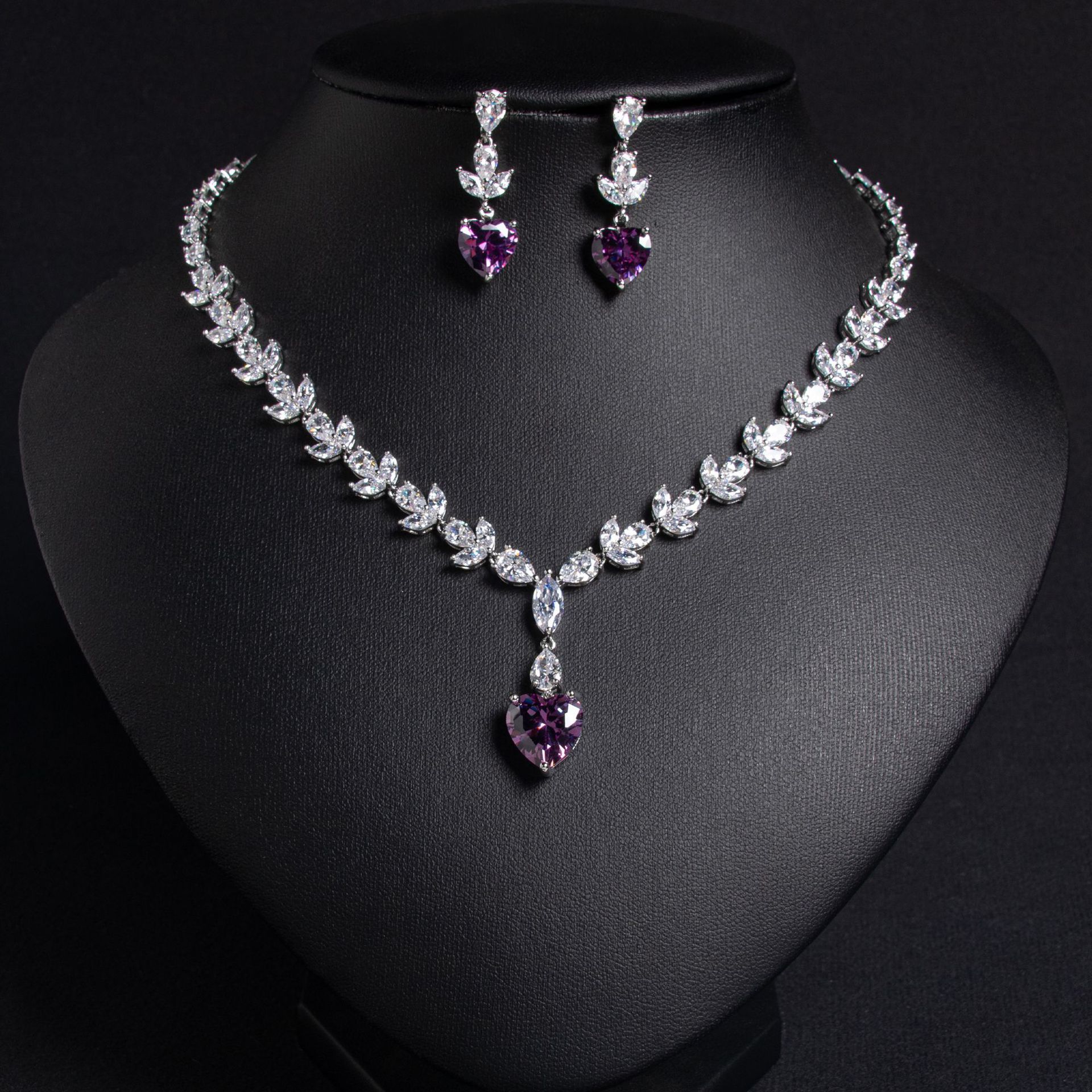 New Style Heart Shaped Zircon Jewelry Set Copper Plated White Gold Ladies Fashion Earrings And Necklace Luxury Craftsmanship