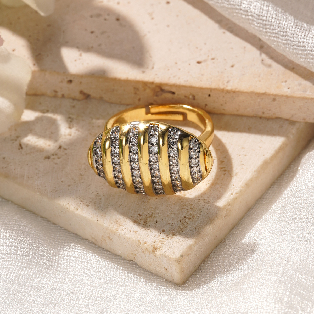 Electroplated (Including Color Retention Layer) Geometric Pattern Copper Elegant Hollow Metal Ring Fashionable Simple Luxurious Stackable Finger Accessories Unisex