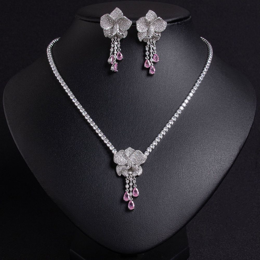 Elegant White Zircon Flower Earrings Necklace Set Bridal Jewelry Fashionable Luxury Copper Accessories For Women
