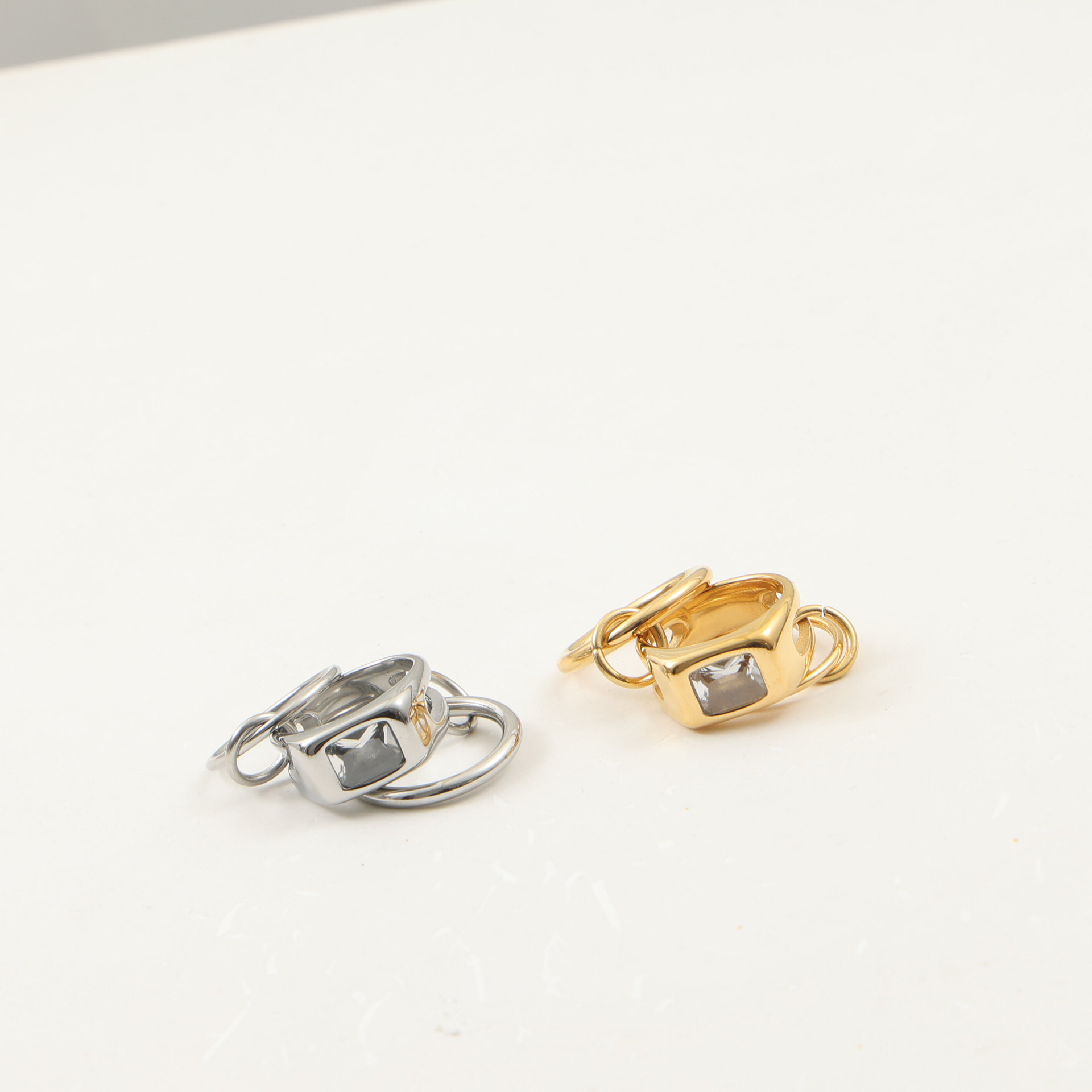 Vacuum Electroplating (In Furnace) Plated 18K Real Gold Geometric Three Rings Interlocking Cubic Zirconia 304 Stainless Steel Ring
