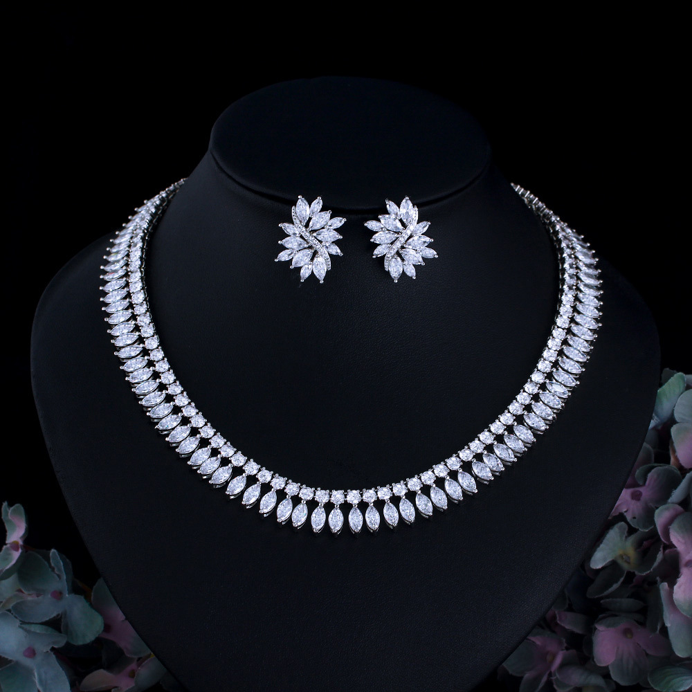 Women's 2Pcs Jewelry Set Sparkling Full CZ Tennis Chain Necklace & Snowflake Earrings Copper Wedding Party Birthday Gift