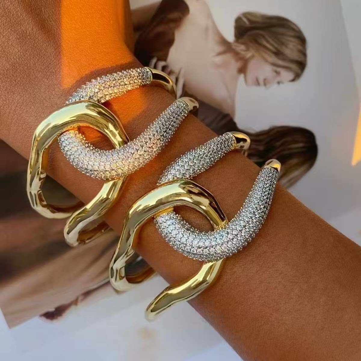 Wholesale Jewelry Retro Luxurious Classic Style Geometric Copper Zircon 18K Gold Plated Inlay Bangle