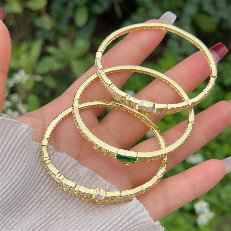 Wholesale Jewelry Vintage Style Classic Style Heart Shape Copper 18K Gold Plated Bangle