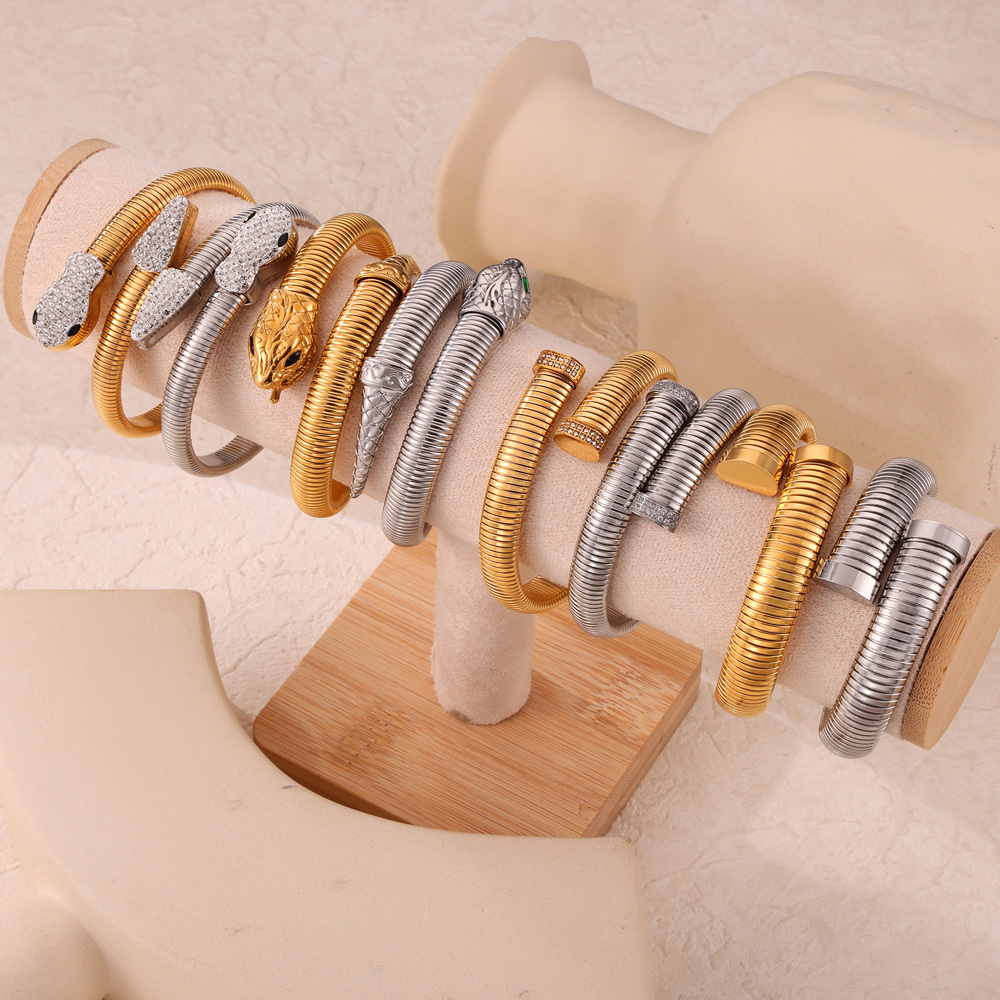 PVD Coated Real Gold Plated 18K Gold Snake 304 Stainless Steel Casual Modern Style Classic Style Waterproof Non Tarnish 304 Stainless Steel Bangle