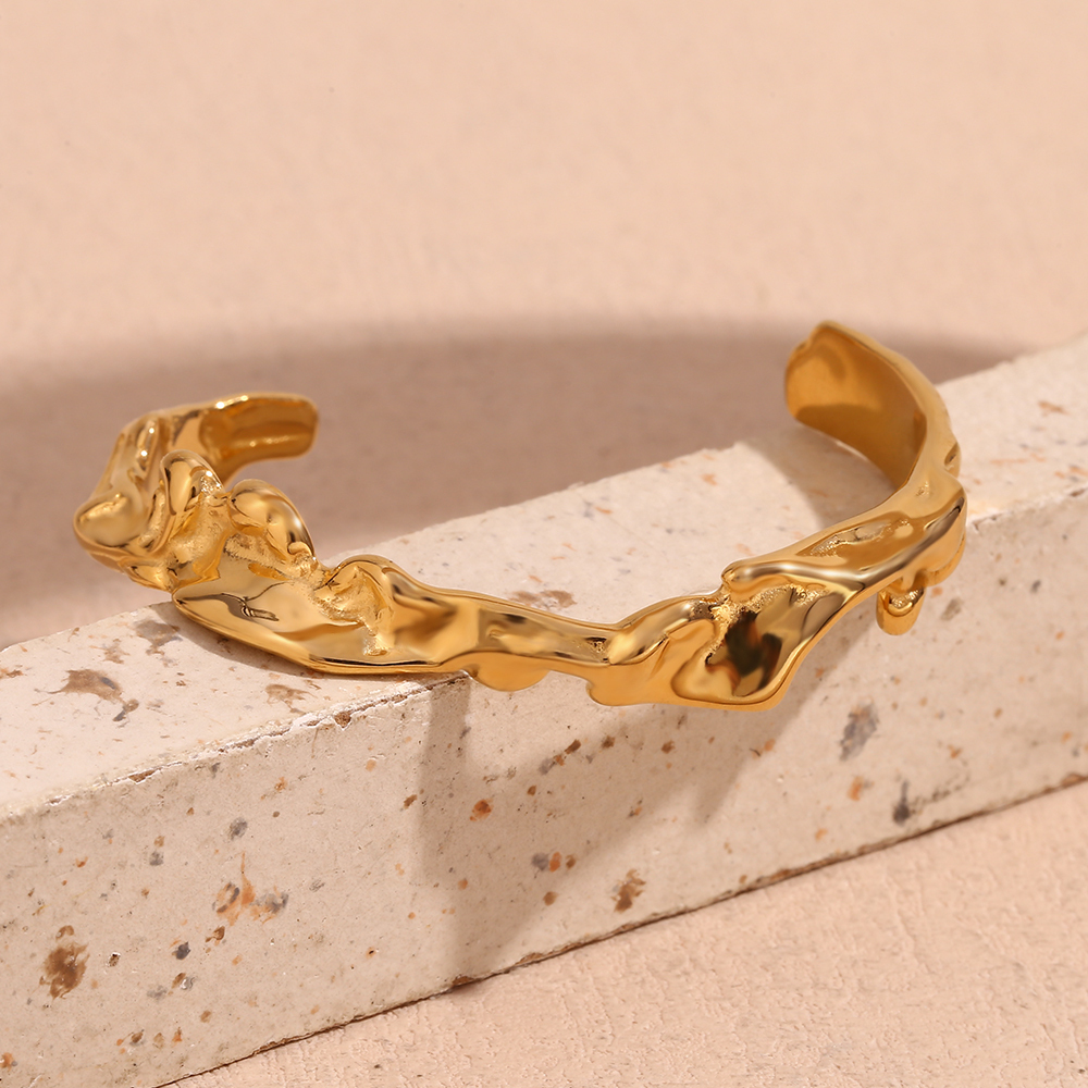 PVD Coated Real Gold Plated 18K Irregular Waves 304 Stainless Steel Basic Simple Style Classic Waterproof Non Tarnish Bangle