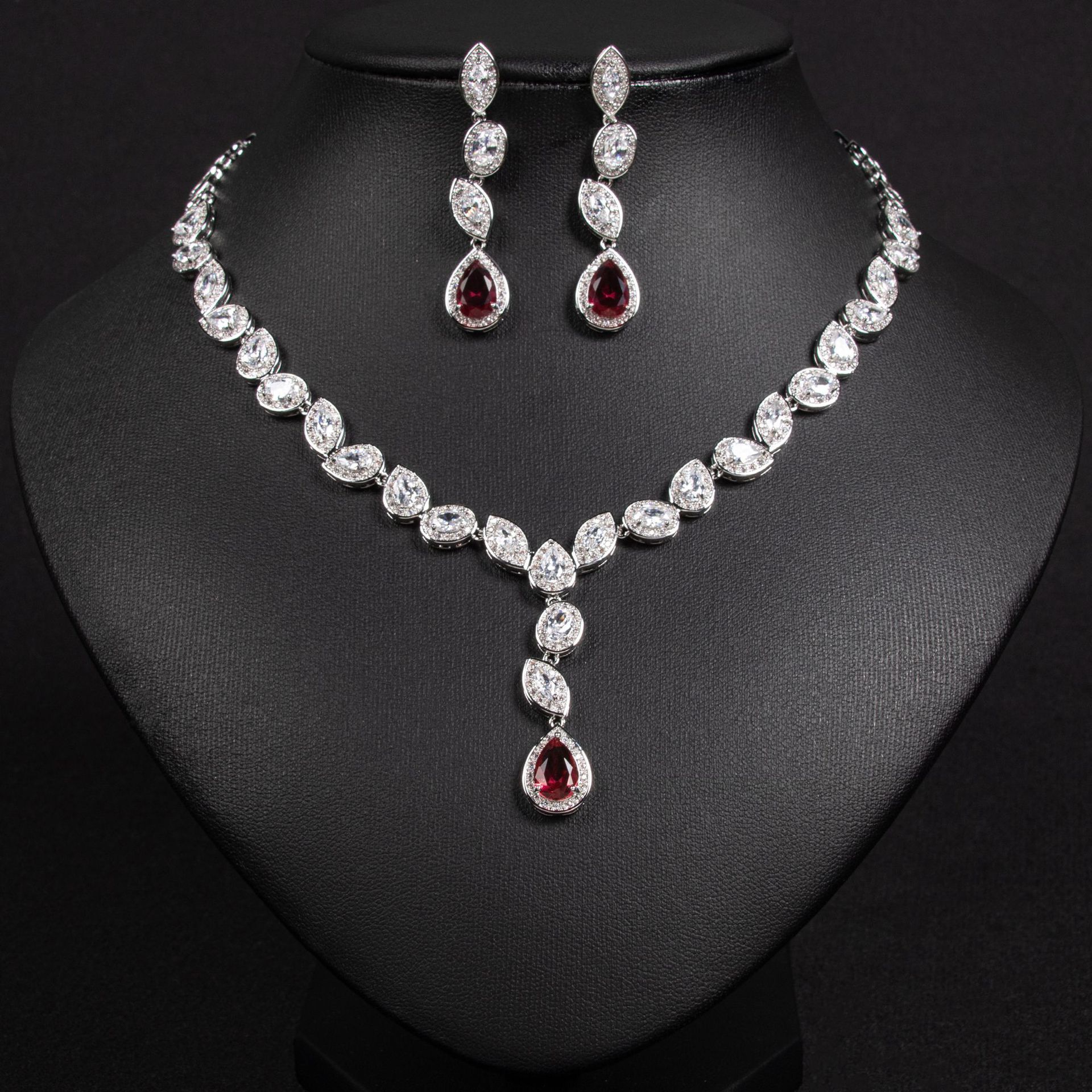 Fashionable Sparkling Zircon Waterdrop Necklace Earring Set Wedding Jewelry For Women Lightweight Luxury Style Copper Material
