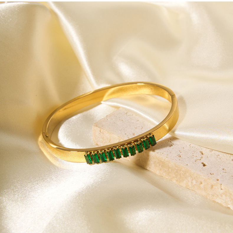 304 Stainless Steel Round PVD Coated Artificial Rhinestones 18K Real Gold Plated Simple Style Classic Style Roman Style Inlay Bangle