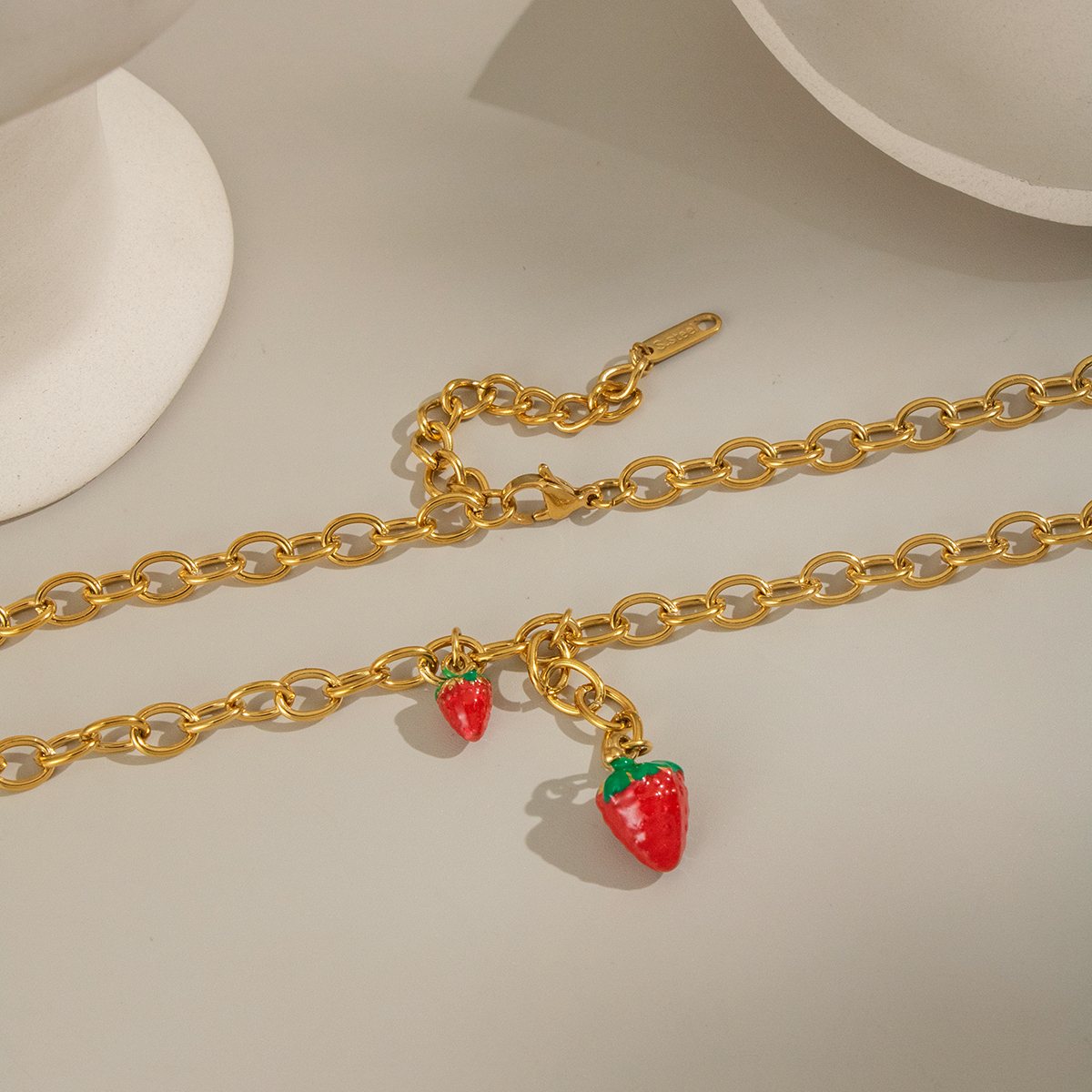 Sweet Fresh Strawberry Necklace Durable 18K Gold Plated Stainless Steel Non-Fading Countryside Style High-End Feeling Jewelry